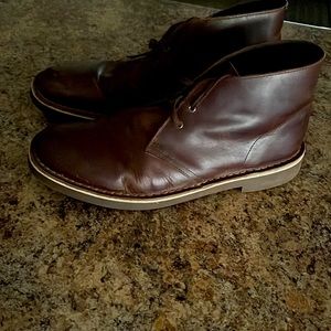 CLARKS BUSHACRE 2 (Dark Brown) MENS leather chukka boots size 10.